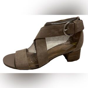 NWOB Naturalized N5 Comfort Fall Sandals SZ 9